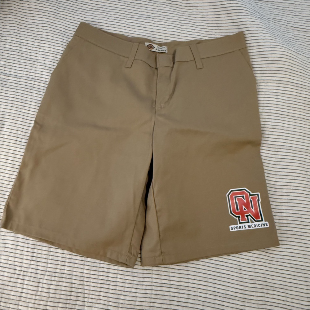 NWOT Dickies Khaki Shorts size 6 with 9” Inseam